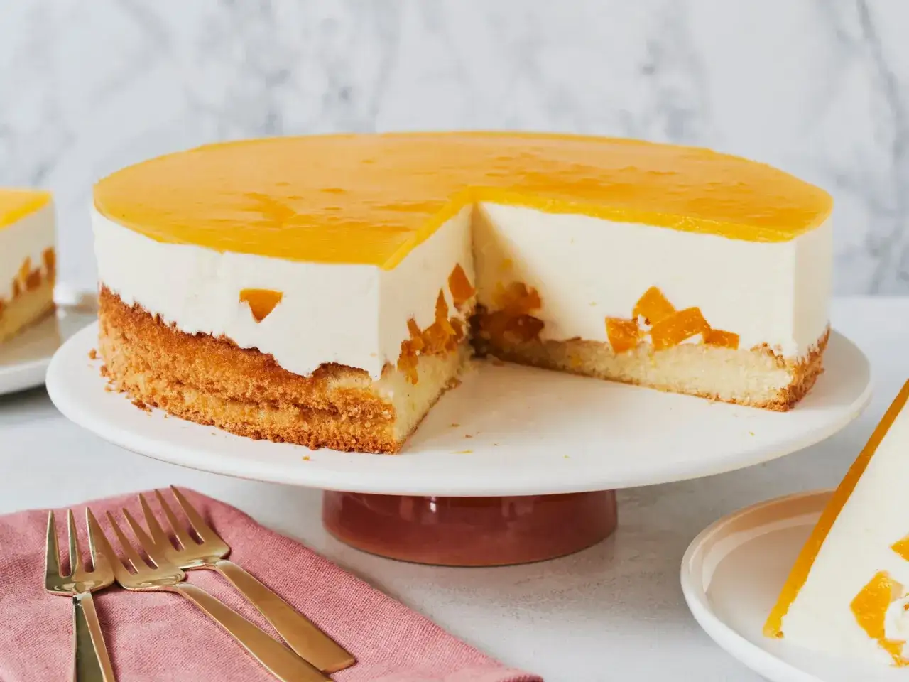 Eine leckere Dosen-Torte mit Fruchtst&uuml;cken und Gelee. Hier ist die Anleitung f&uuml;r diese s&uuml;&szlig;e Kreation.